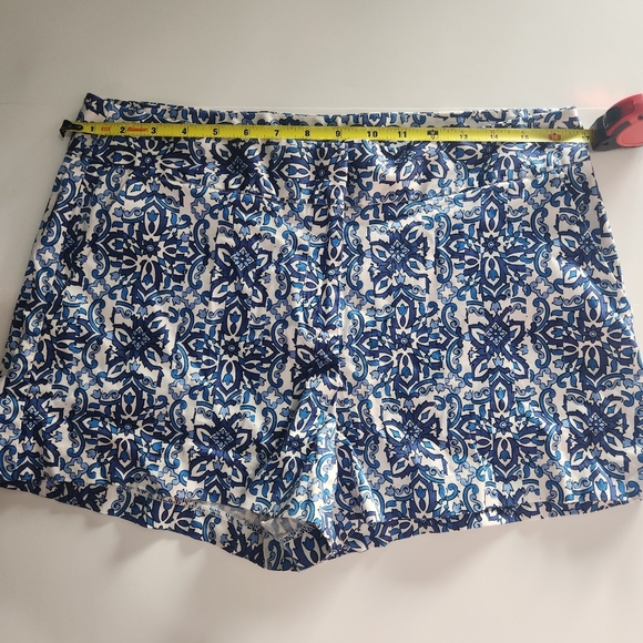 Milly Blue and White Bermuda Shorts Floral Print Sz 10 - Picture 6 of 6
